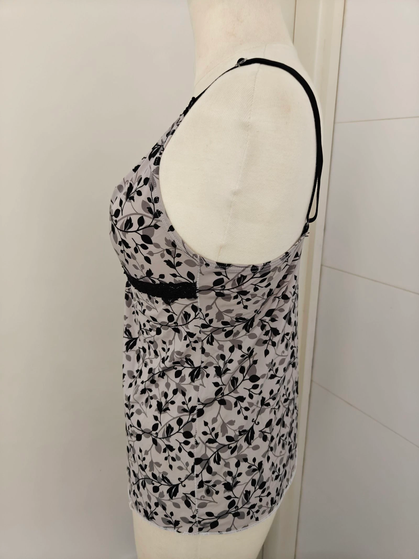 Top de spaghetti preto/branco da Bershka, tamanho L – photo 4